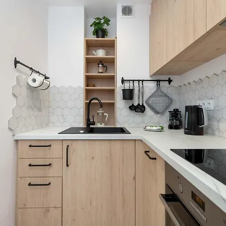 Апартаменти Cozy With Balcony Near The Forest In By Renters