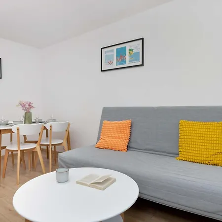 Cozy With Balcony Near The Forest In By Renters Апартаменти Сопот